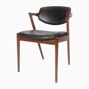 Esszimmerstuhl Modell 42 aus Teak & schwarzem Leder von Kai Kristiansen, 1960er
