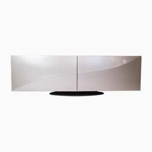 Credenza Speed Up in vernice grigia lucida di Sacha Lakic per Roche Bobois