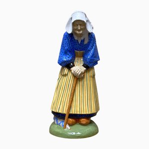 Frau mit Spinnrocken von Louis Henri Nicot für Henriot Quimper, 1930er