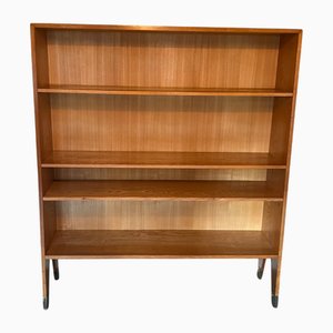 Konisches Vintage Bücherregal mit Messingfüßen, 1950er