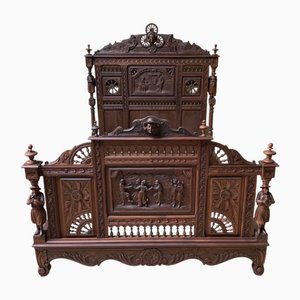 Antikes Bett aus Kastanienholz