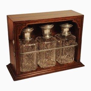 Victorien Antique en Ronce de Noyer et Continental Argenté avec Carafes en Verre Taillé, Set de 4