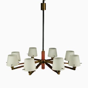 Lámpara de araña italiana Mid-Century moderna de opalino y latón de Stilnovo, años 50