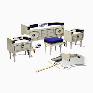 Sideboard mit Spiegel und Nachttisch und Hocker, 5 . Set