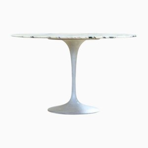 Round Tulip Table by Eero Saarinen for Knoll