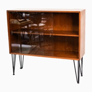 Vitrine Mid-Century en Teck avec Portes Coulissantes en Verre
