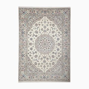 Tapis noué à la main à motifs floraux Nain