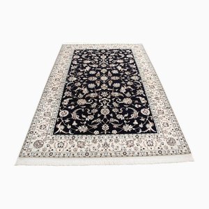 Nahöstlicher handgeknüpfter Nain Teppich mit Blumenmuster
