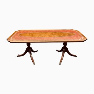 Antiker englischer Chesterfield Couchtisch