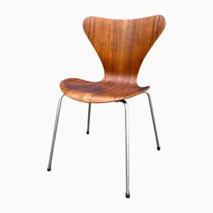 Serie 7 Stuhl aus Nussholz von Arne Jacobsen für Fritz Hansen