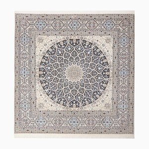 Nahöstlicher handgeknüpfter Nain Teppich mit Blumenmuster