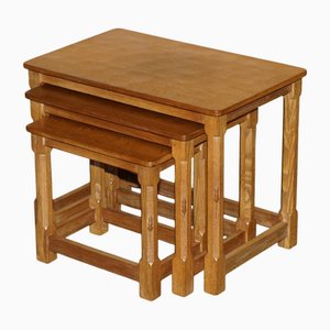 Kleine Beistelltische aus Wurzelholz von Robert Mouseman Thompson, 1970er, 2er Set