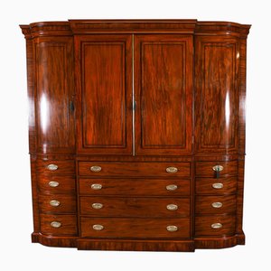 Armario George III antiguo de caoba de 1700