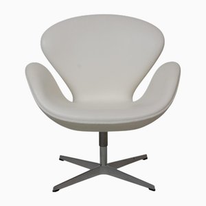 Swan Chair in White Aura Leather by Arne Jacobsen, 2011