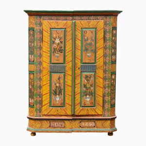 Handbemalte Volksgarderobe mit Monogramm K.OM., Süddeutschland, 1840