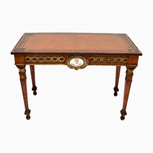 Antiker französischer Ormolu Schreibtisch aus Nussholz mit Intarsien, 1800er