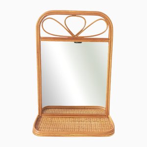 Espejo Riviera Francesa Mid-Century moderno de ratán y mimbre con estante, años 70