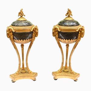 Marmorvasen mit vergoldeten Widderköpfen, 1880, 2 . Set