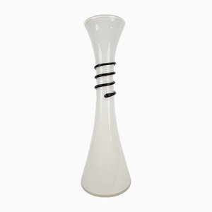 Vase Vintage en Verre de Lait Blanc par Jerzy Słuczan-Orkusz, Pologne