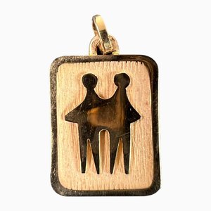 French Gemini Starsign Zodiac 18k Yellow Gold Charm Medal Pendant, 1970s