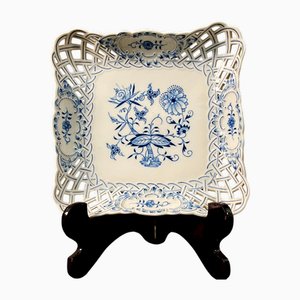 Piatto a forma di cipolla blu autografato di Meissen