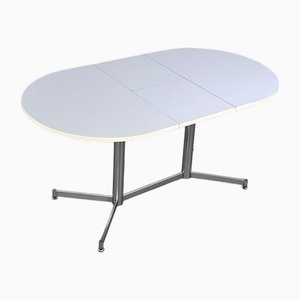 Ovaler ausziehbarer Esstisch aus verchromtem Metall mit weißer Formica Platte, 1950er
