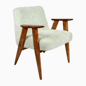 Hellgrüner Modell 366 Sessel von Józef Chierowski, 1970er
