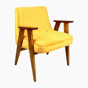 Gelbgoldener Modell 366 Sessel von Józef Chierowski, 1970er