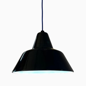 Lámpara colgante con esmalte negro de Louis Poulsen