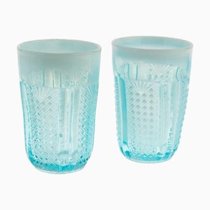 Vasos Richelieu victorianos antiguos de vidrio prensado perlado en azul de Davidson. Juego de 2
