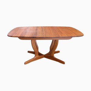 Mesa de comedor vintage ovalada de teca y hoja extensible de Burchardt-Nielsen, años 60