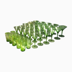Juego de agua de vino y champán Art Déco grande de vidrio verde, Austria, años 20. Juego de 45