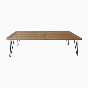 Couchtisch aus Holz mit Metallbeinen
