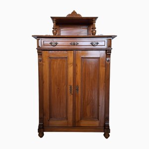 Armadio guglielmino in legno