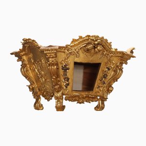 Caja italiana de madera de tilo dorada tallada