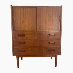 Aparador alto de teca, Dinamarca, años 60