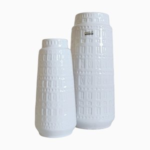 Jarrones de Alemania Occidental Mid-Century modernos de cerámica esmaltada en blanco de Scheurich, años 50. Juego de 2