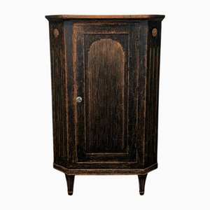 Mueble esquinero gustaviano antiguo