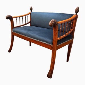 Antique English Carved Lion Head's Banquette in Walnut