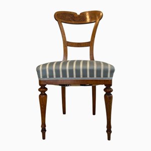 Biedermeier Stuhl aus Nussholz