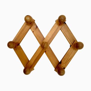 Große dänische Garderobe aus Kiefernholz, 1970er