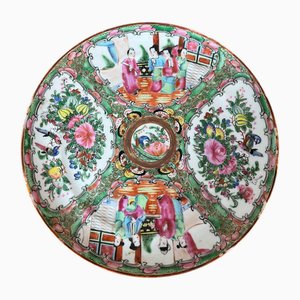 Piatto decorativo Famille Rose, fine XIX secolo