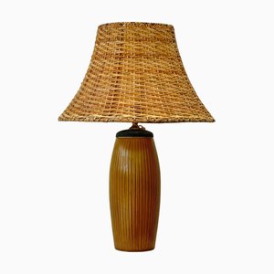 Skandinavische Tischlampe aus Keramik & Rattan von Bo Fajans, 1940er