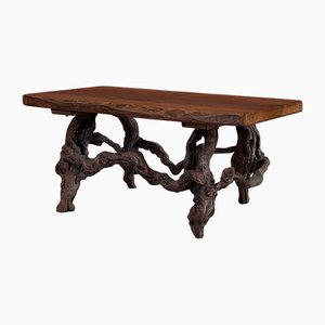 Brutalistischer französischer Couchtisch aus Rankenholz, 1960er