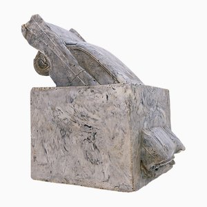 Después de Fernand Flausch, La muerte de la escultura inspirada en el automóvil, década de 2000, resina fundida
