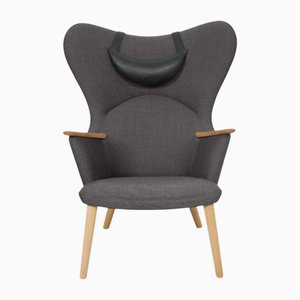 Silla Mama Bear de tela gris de Hans Wegner