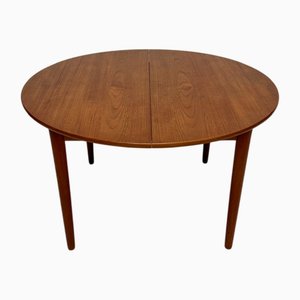 Runder Dänischer Ausziehbarer Esstisch aus Teak von Kvist Møbler A/S, 1960er