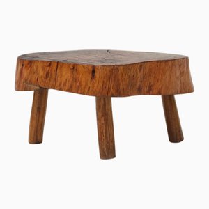 Niedriger Rustikaler Dreibeiniger Beistelltisch aus Holz, 1890er