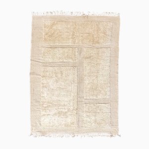 Tappeto berbero bianco intrecciato a mano con intricati motivi a tram, marocchino, anni '90