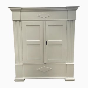 Armoire Antique en Sapin